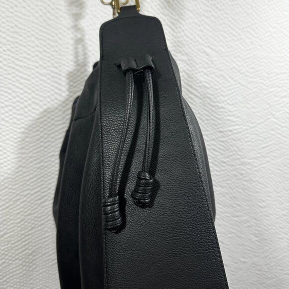 Universal Thread- Drawstring Closure Shoulder Bag HoBo winter basics - Picture 7 of 14